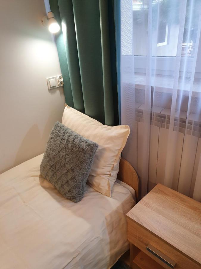Hostel Mleczna - Metro Zacisze 华沙 外观 照片
