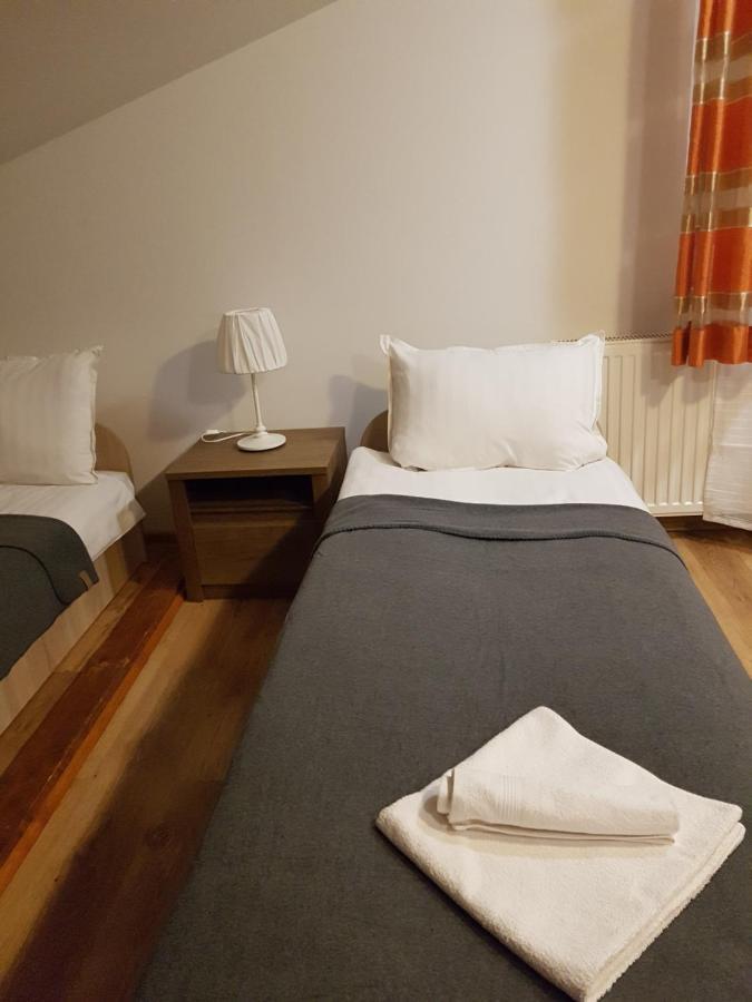 Hostel Mleczna - Metro Zacisze 华沙 外观 照片