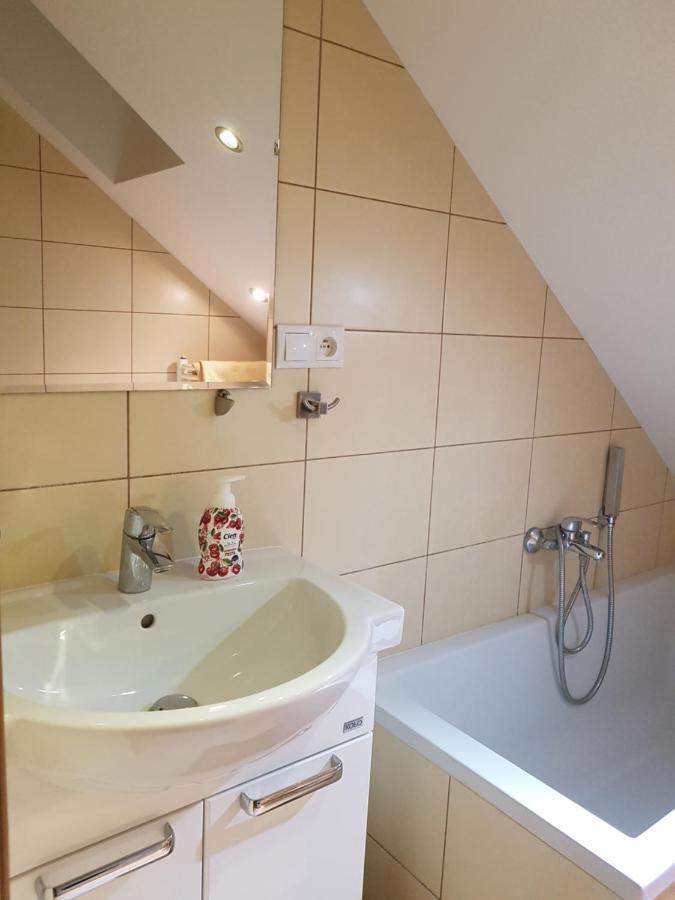 Hostel Mleczna - Metro Zacisze 华沙 外观 照片