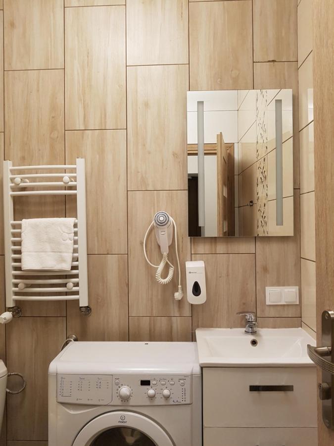 Hostel Mleczna - Metro Zacisze 华沙 外观 照片