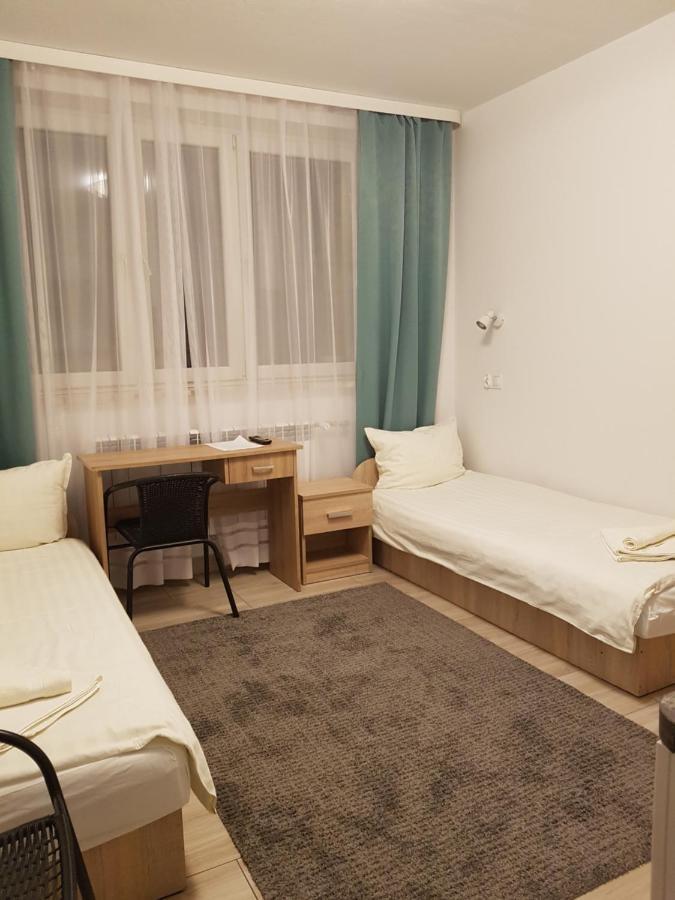 Hostel Mleczna - Metro Zacisze 华沙 外观 照片
