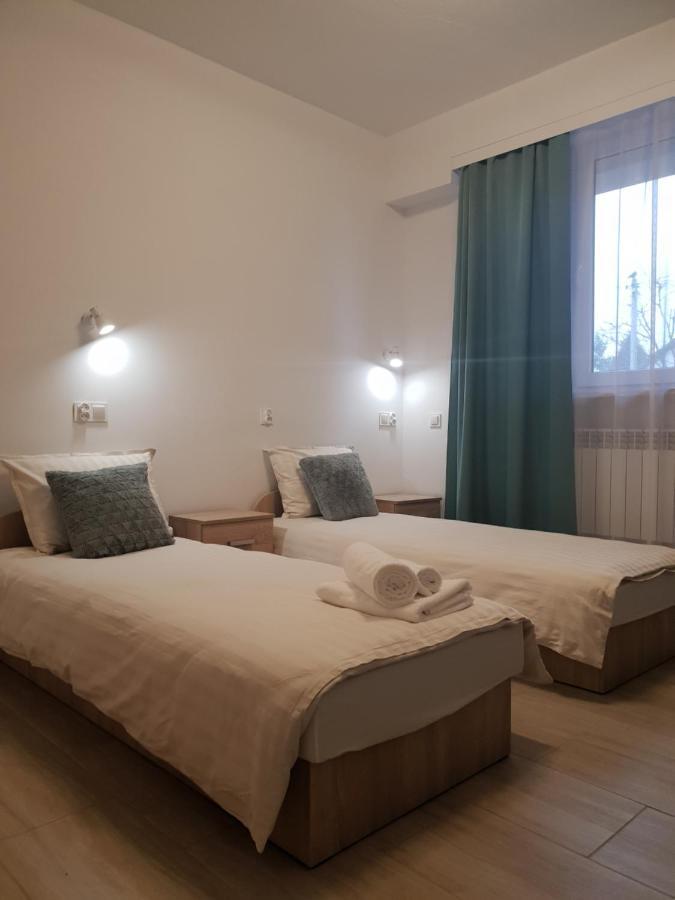 Hostel Mleczna - Metro Zacisze 华沙 外观 照片